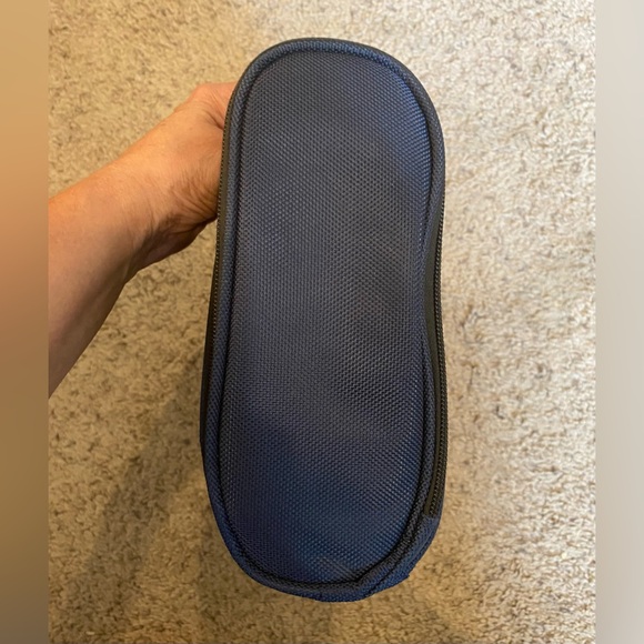 Blue Toiletry Bag Unisex Size 10X18 Inches - Picture 3 of 9